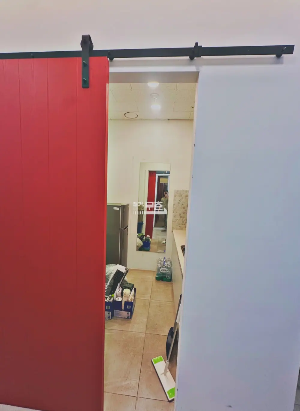 용산구 10평 사무실 인테리어 철거 현장 사진 2