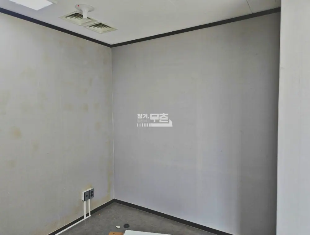 용산구 35평 사무실 내부 철거 현장 사진 5